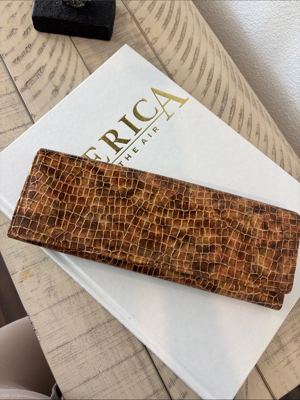 🤎Rolfs Brown Croc-Embossed Clutch Wallet with Gold Logo Plaque